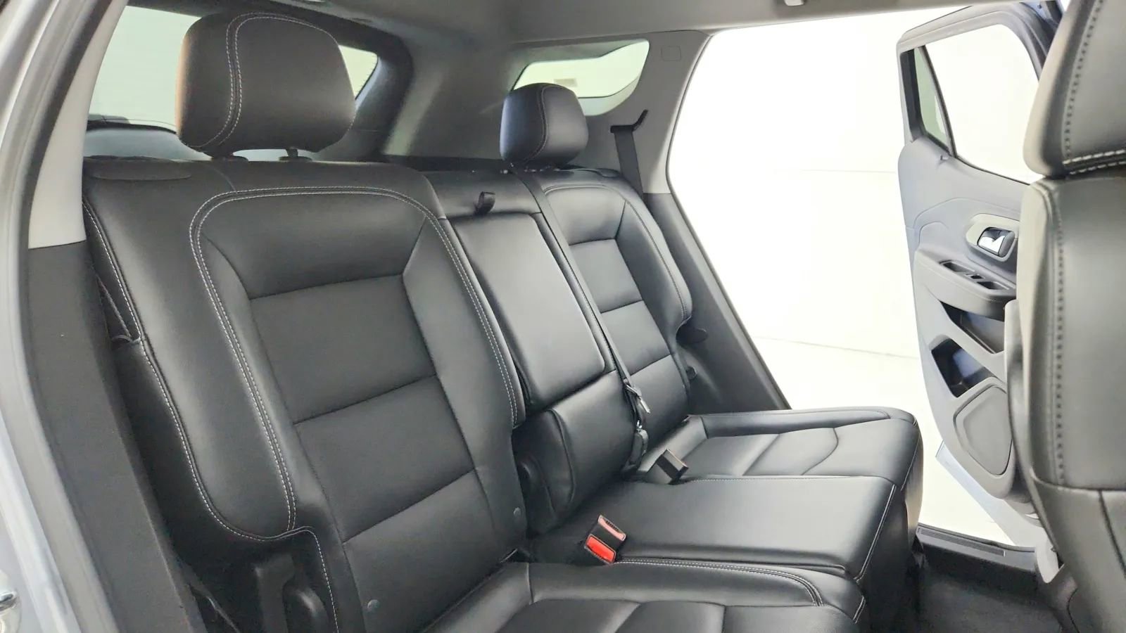 Used 2023 GMC Terrain SLT image 56