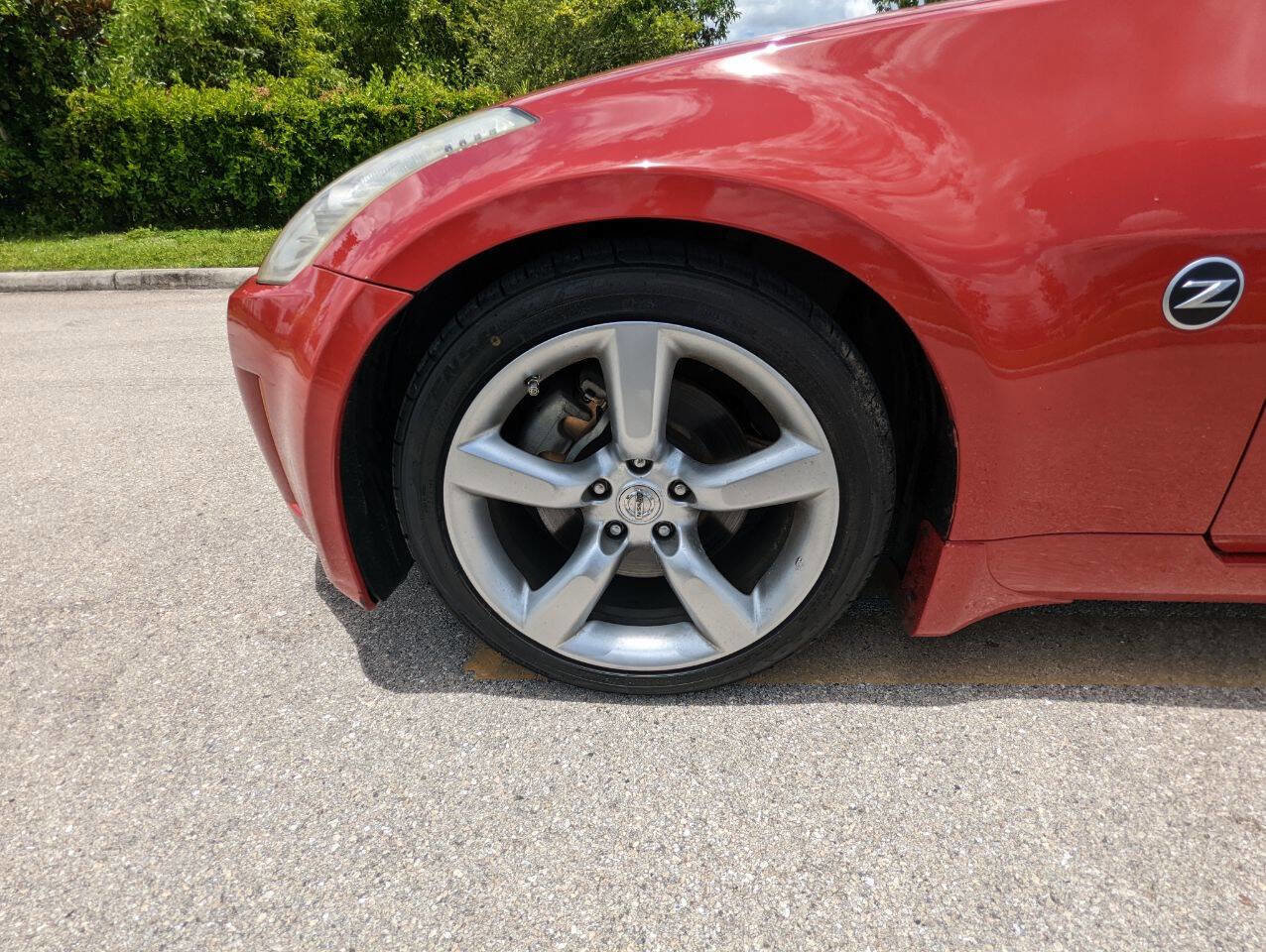 Used 2007 Nissan 350Z Touring image 22