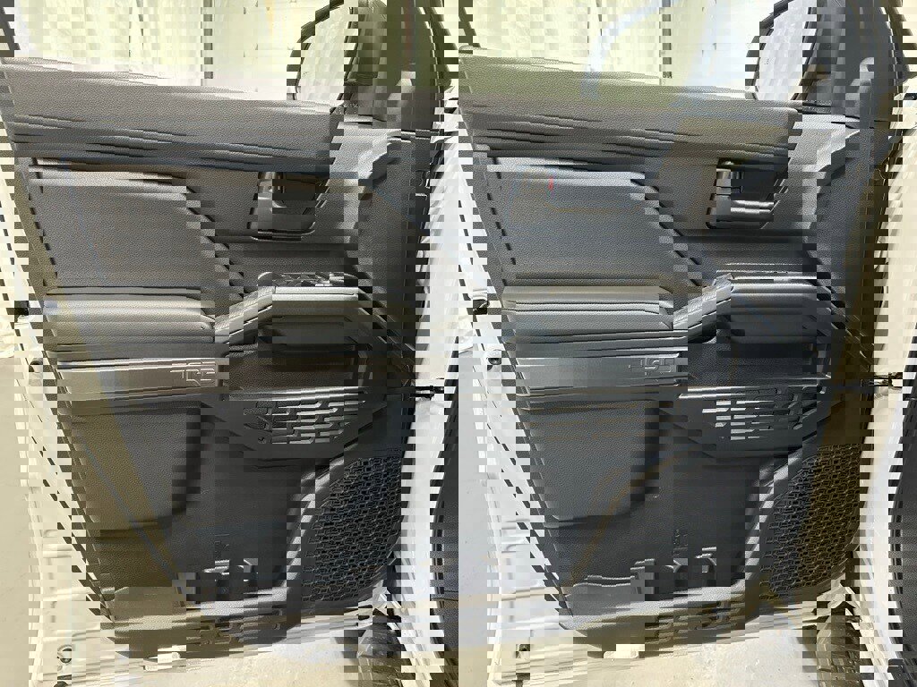 Used 2025 Toyota 4Runner TRD Off-Road image 8