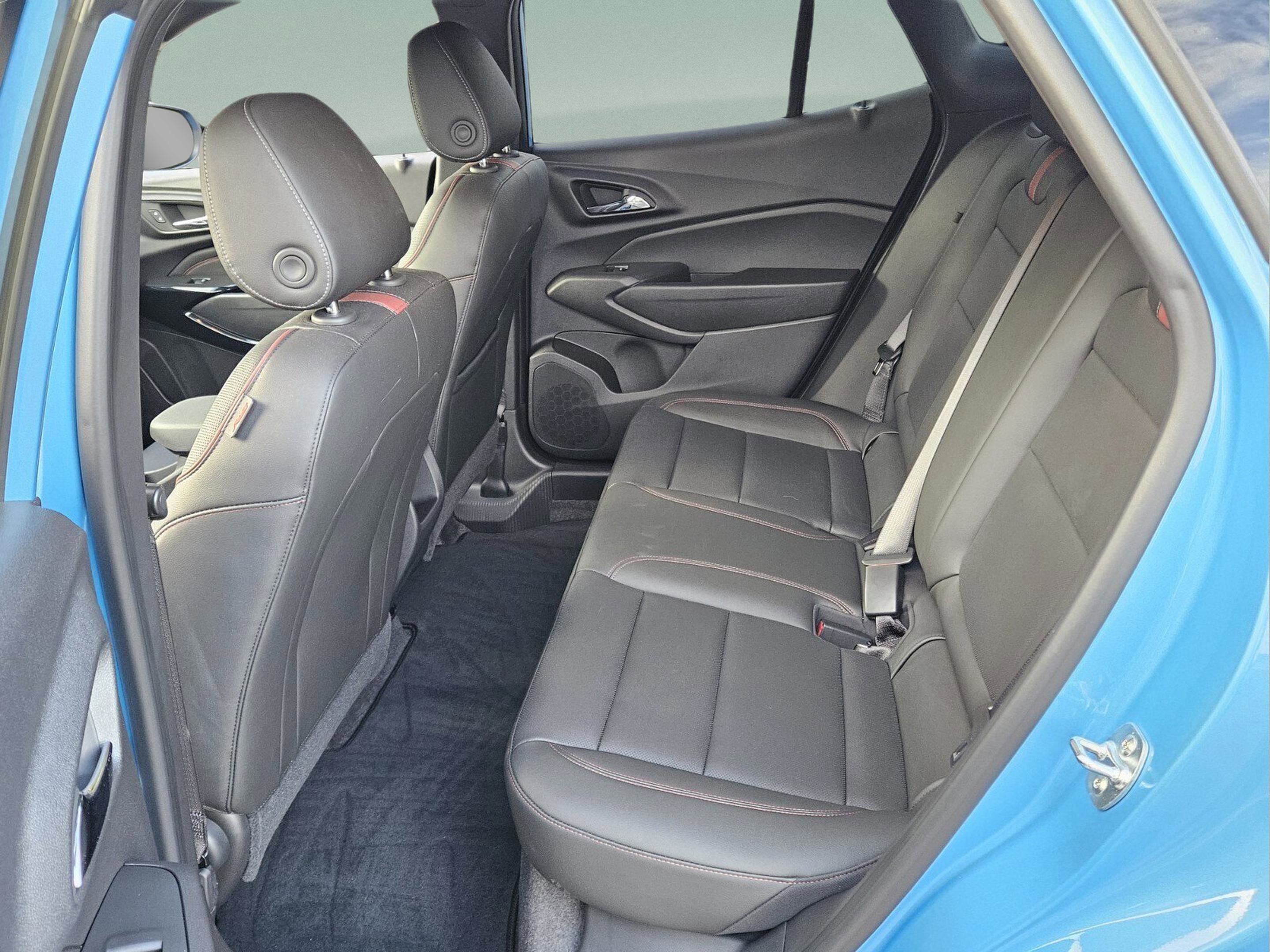 Used 2025 Chevrolet Trax RS w/ Driver Confidence Package image 7