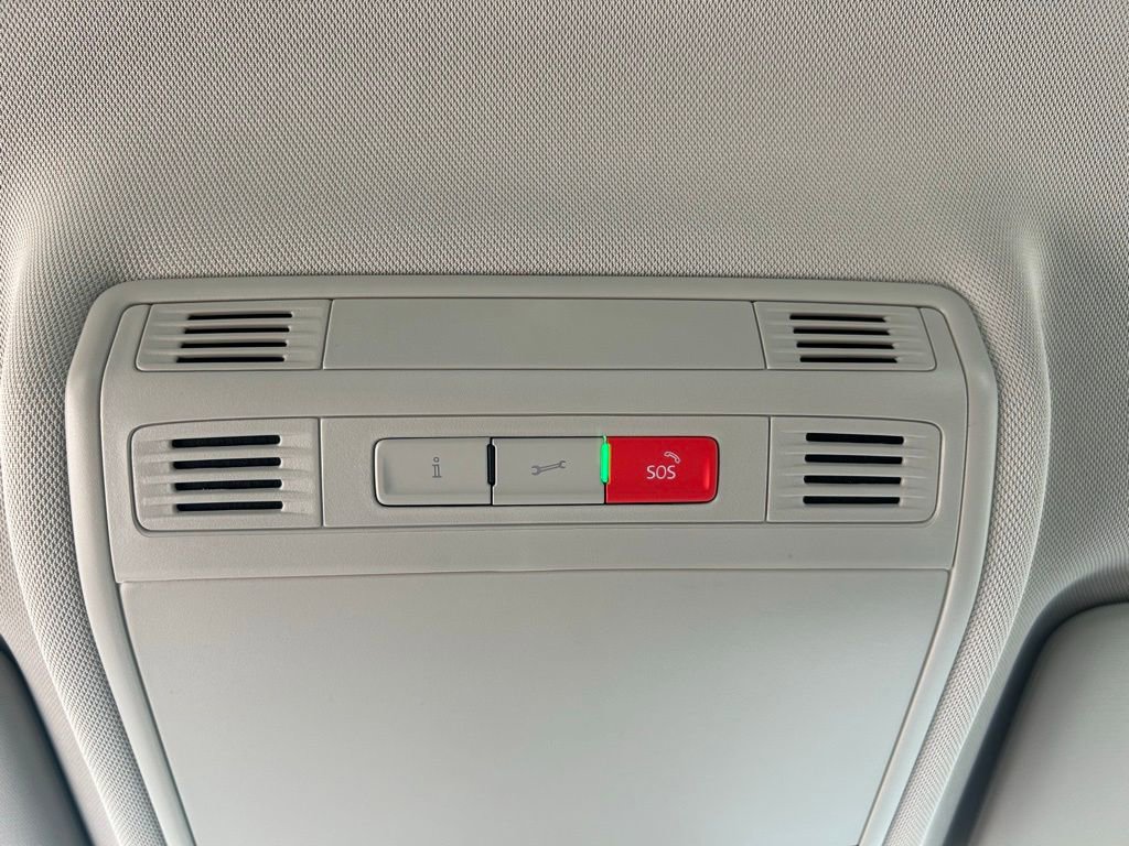 Certified 2025 Volkswagen Taos S image 39