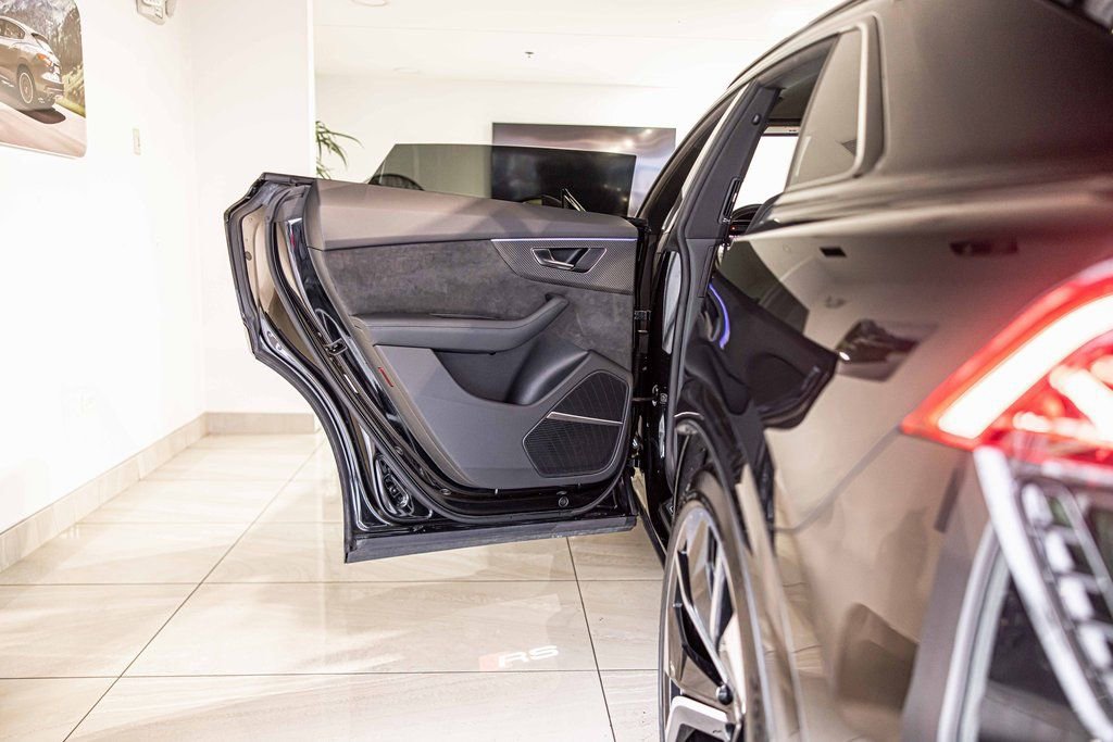 Used 2022 Audi RS Q8 w/ Carbon Optic Package image 36