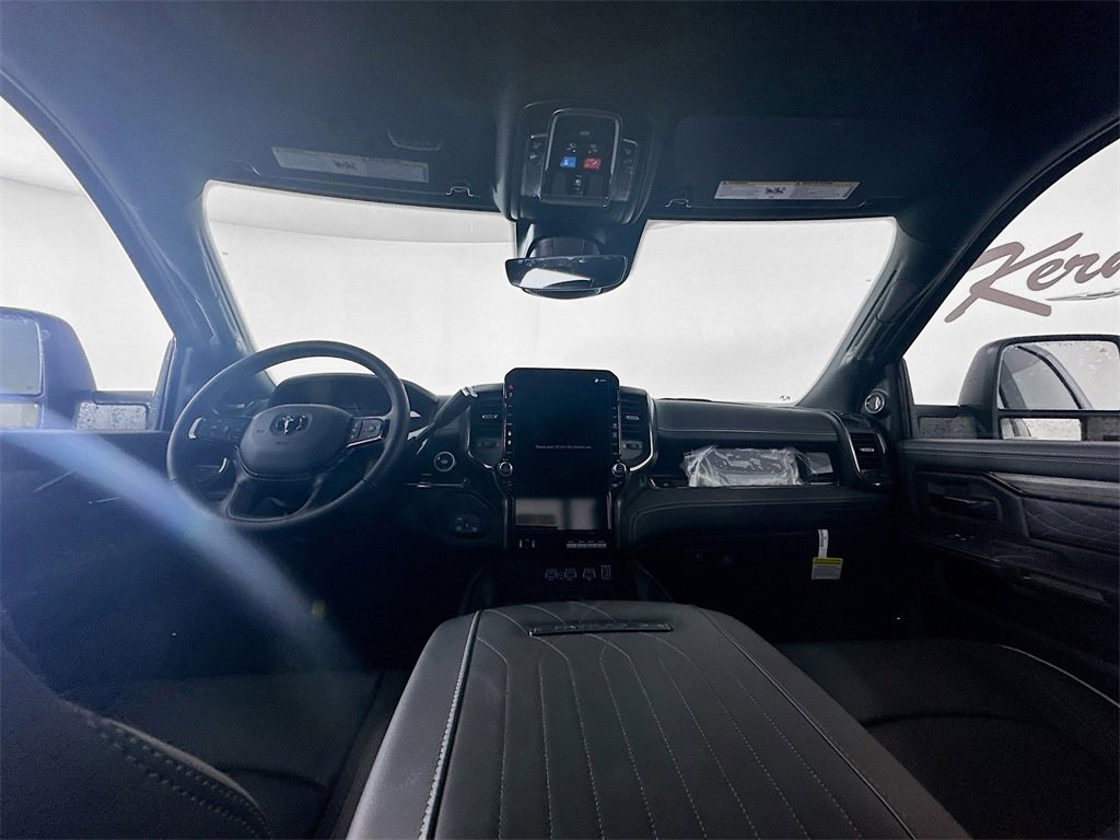 New 2025 RAM 3500 Limited w/ Towing Technology Group image 9