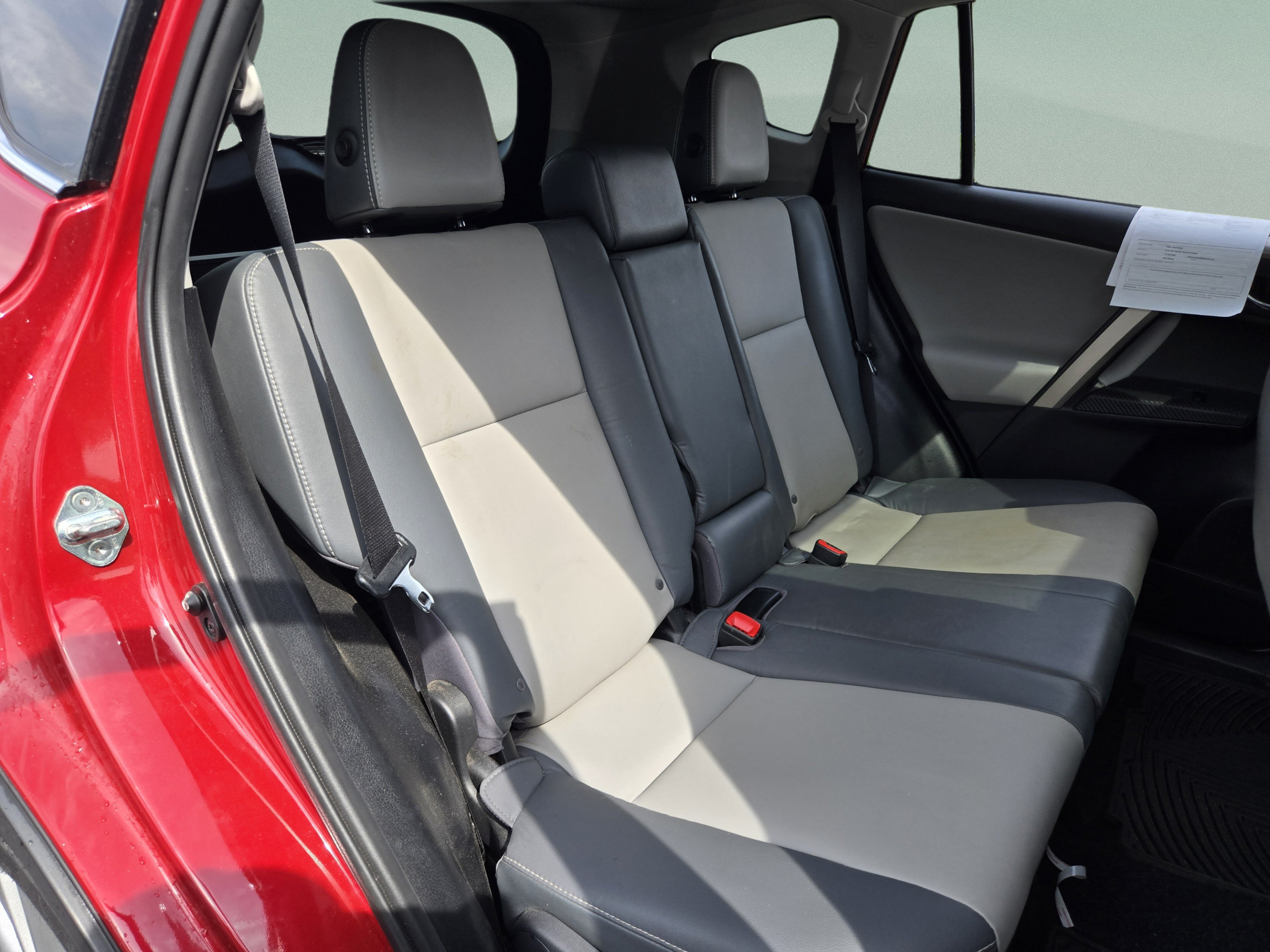Used 2015 Toyota RAV4 Limited w/ Technology Package FWD image 29