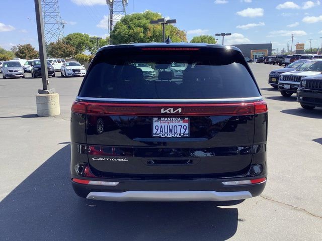 Used 2022 Kia Carnival LX image 28