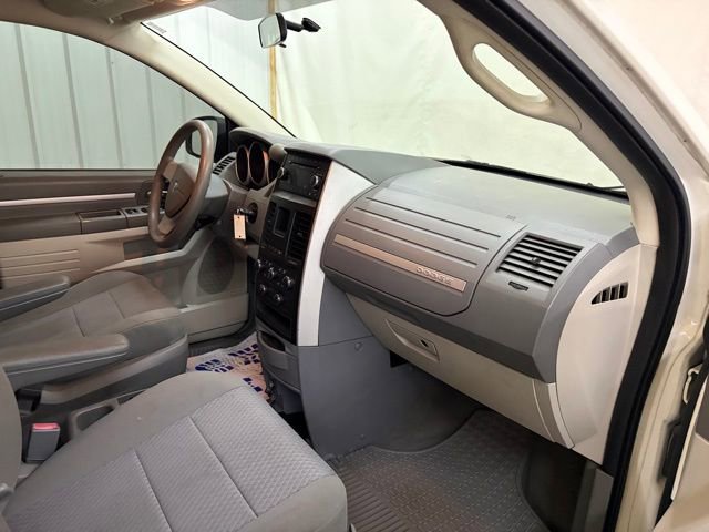 Used 2010 Dodge Grand Caravan SE w/ Climate Group image 19
