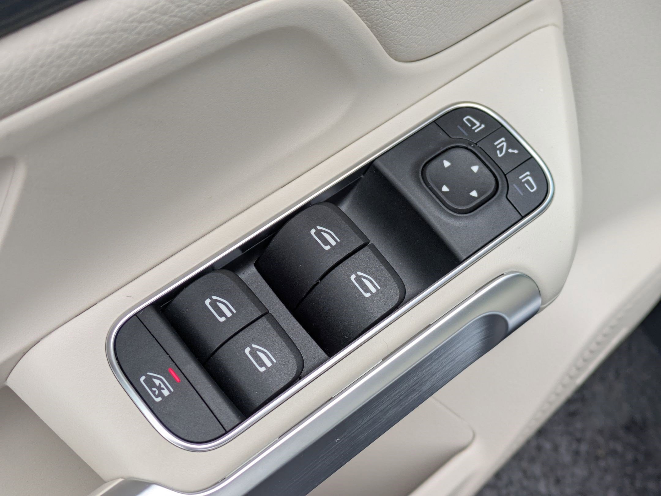 New 2026 Mercedes-Benz GLB 250 image 16