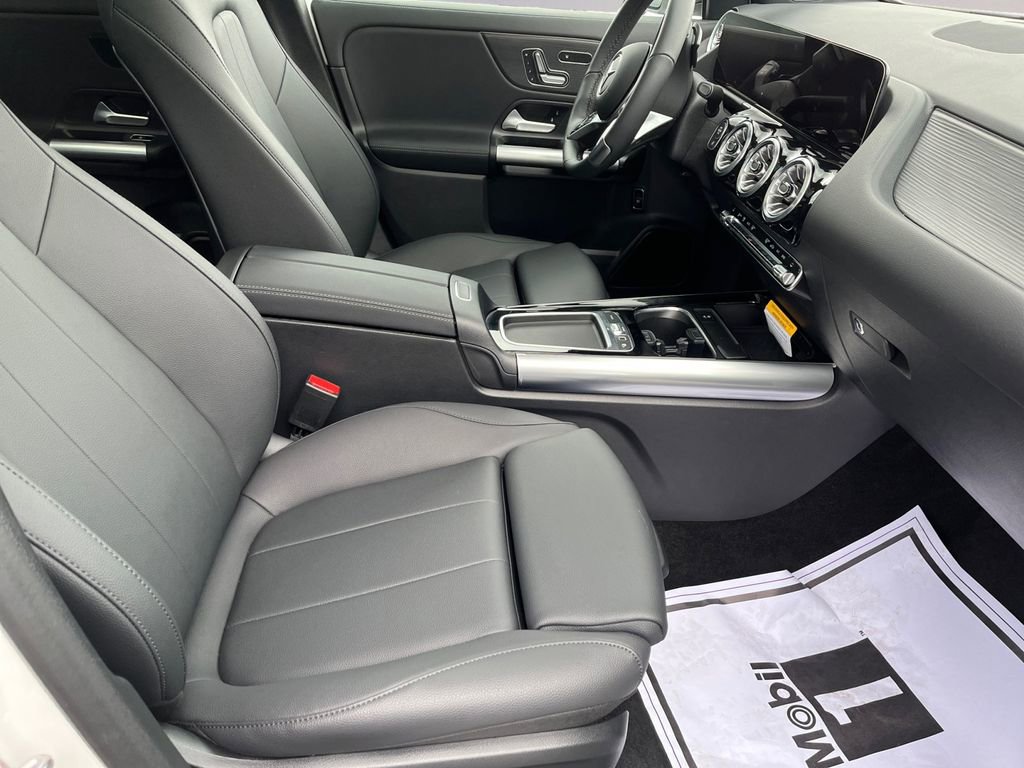 Certified 2025 Mercedes-Benz GLA 250 4MATIC image 15