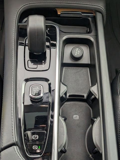 Used 2023 Volvo XC90 T8 Plus w/ Protection Package Premier image 23