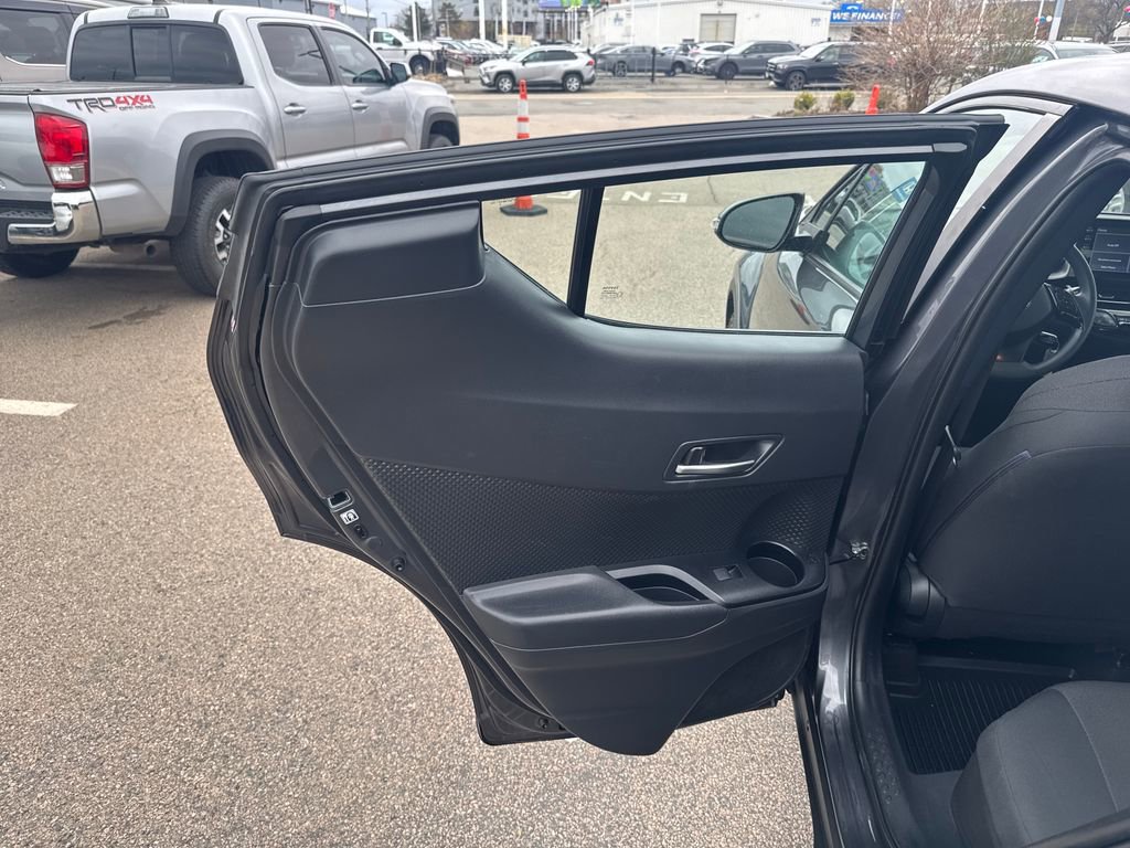 Used 2021 Toyota C-HR LE image 34