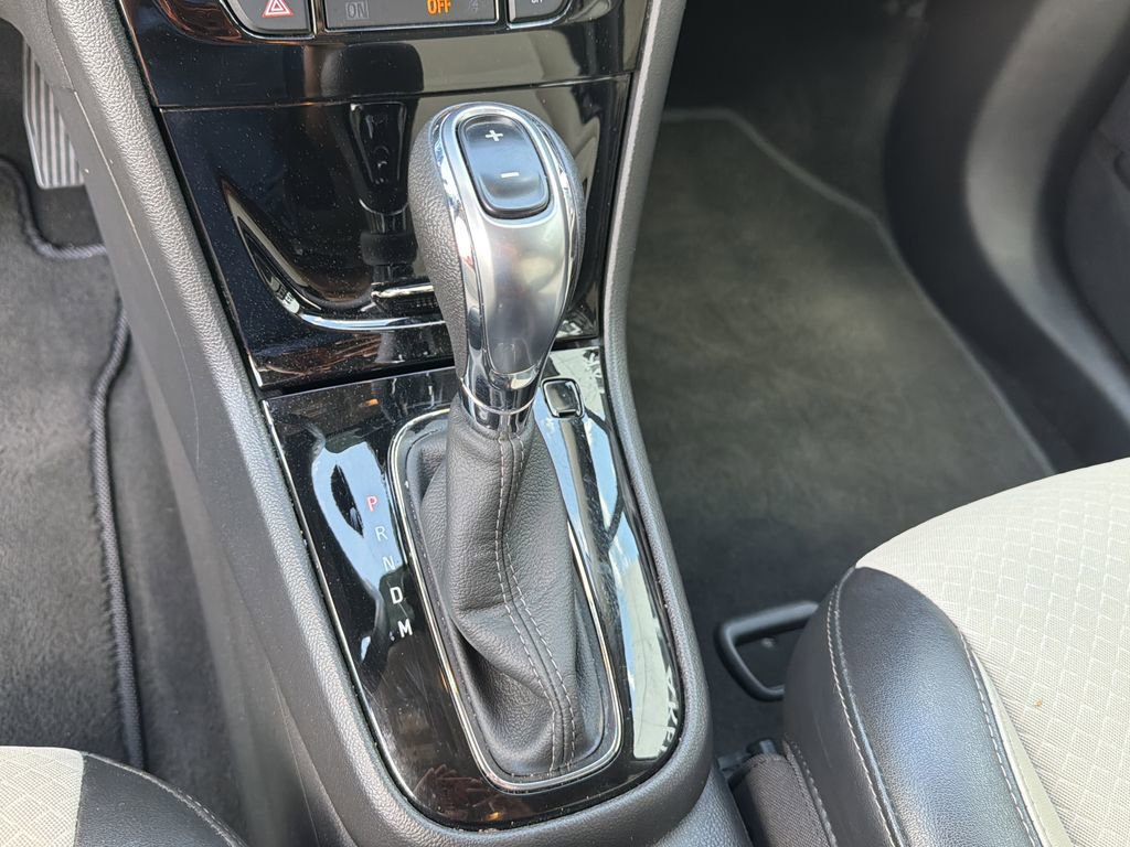 Certified 2021 Buick Encore Preferred AWD/4WD image 23