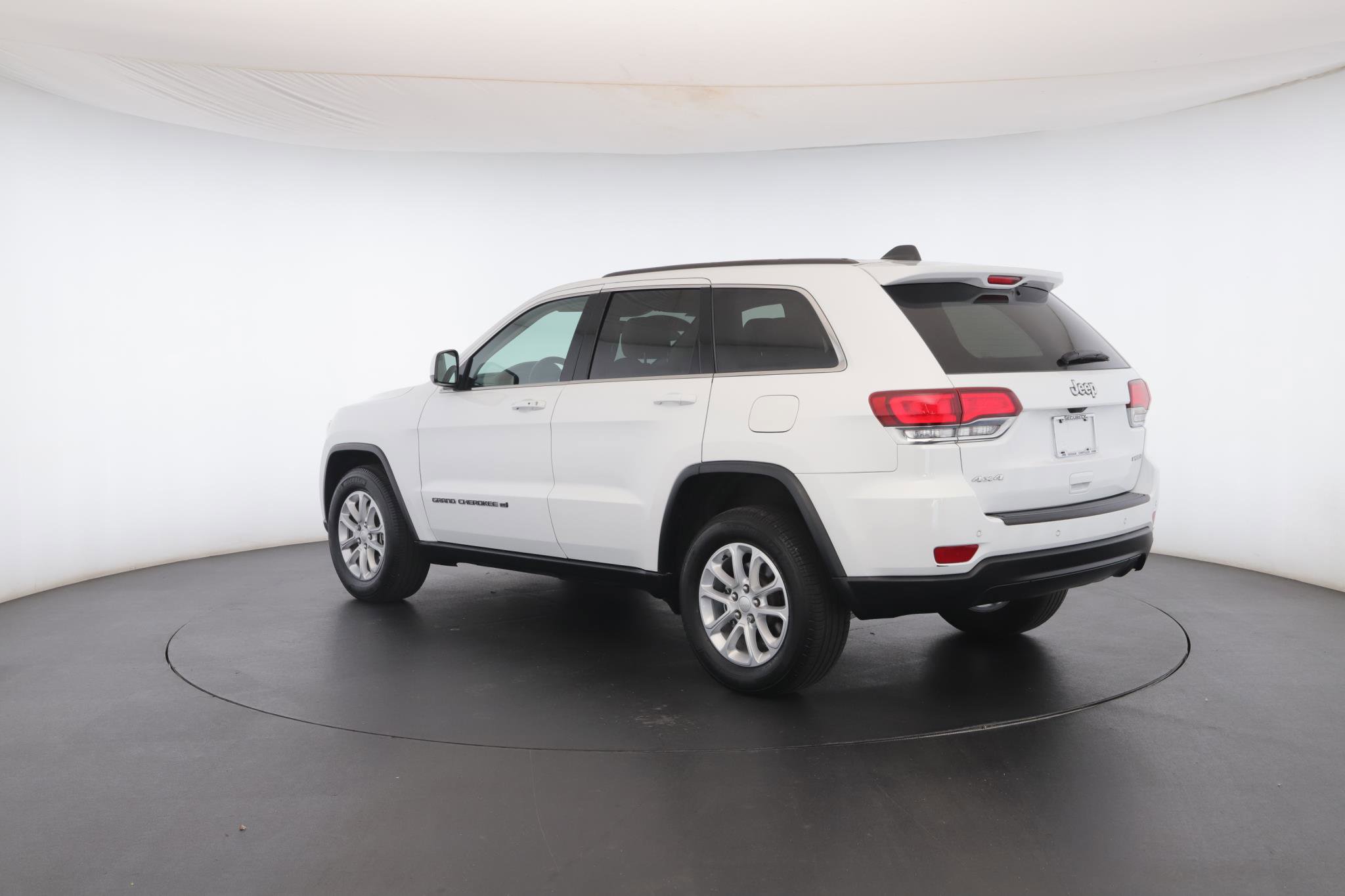 Used 2022 Jeep Grand Cherokee Laredo E image 21
