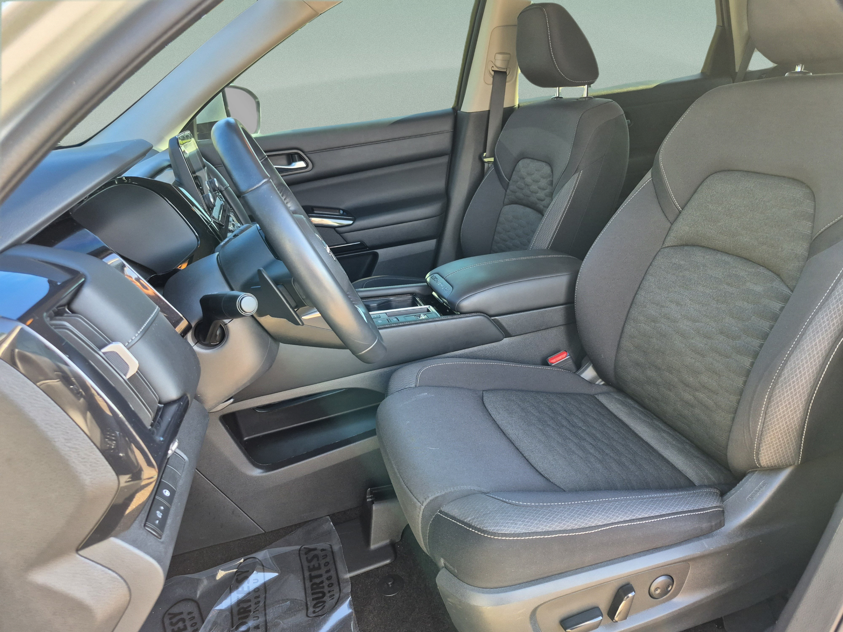 Certified 2022 Nissan Pathfinder SV FWD image 21