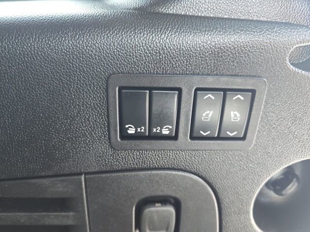 Used 2019 GMC Yukon XL Denali w/ Denali Ultimate Package image 11