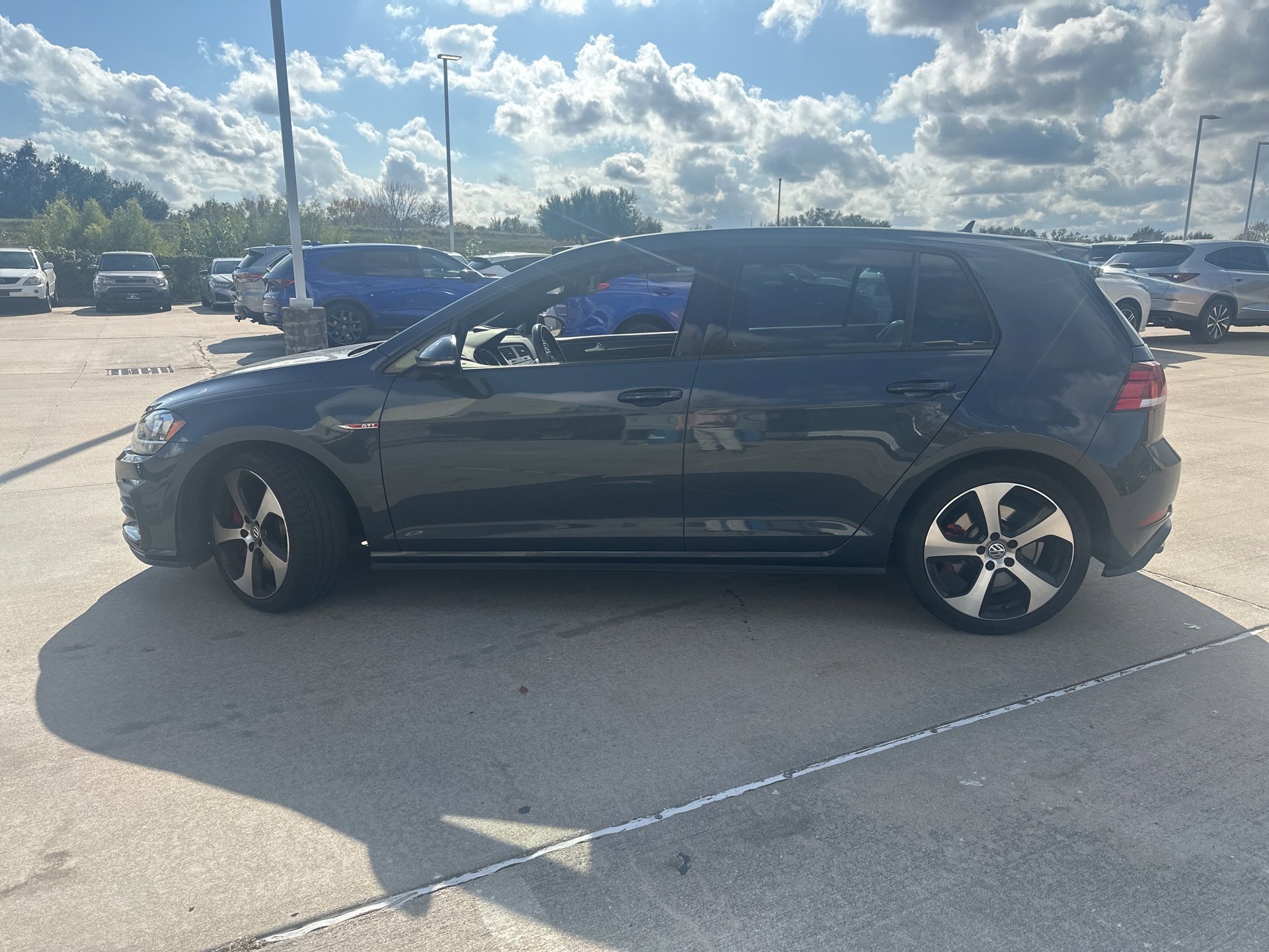 Used 2019 Volkswagen Golf 2.0T S image 8