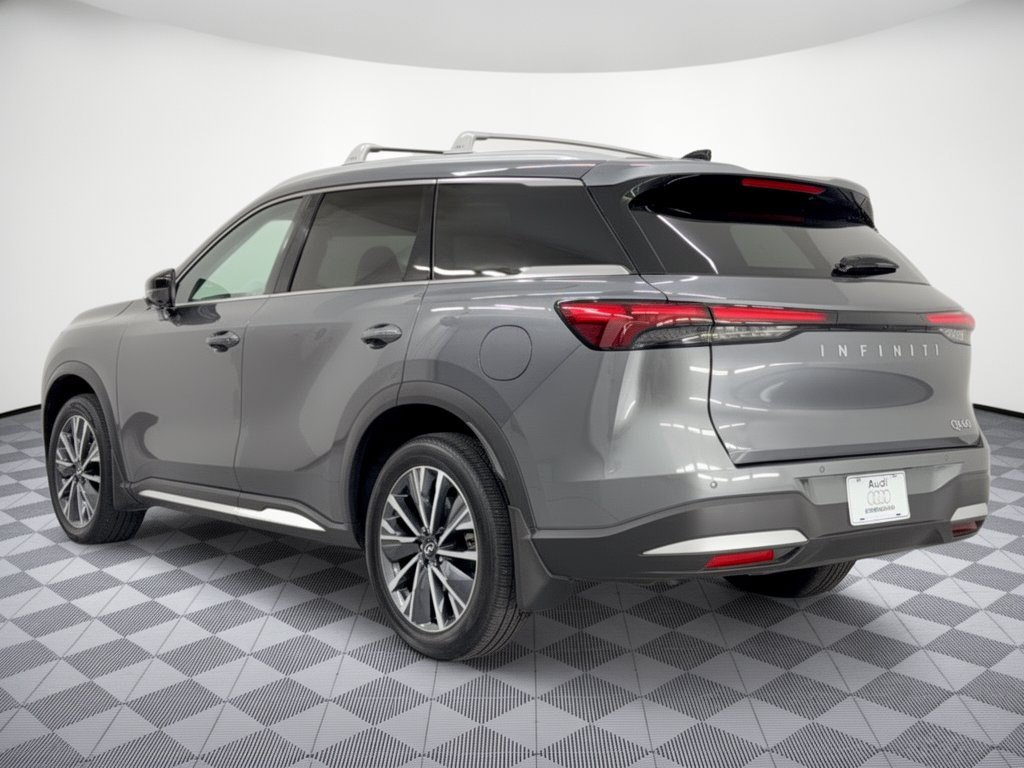 Used 2026 INFINITI QX60 Luxe w/ Family Package FWD image 3