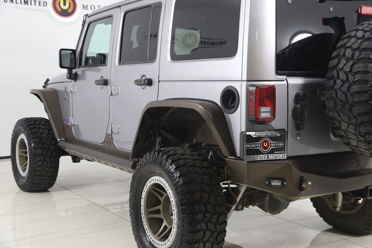 Used 2016 Jeep Wrangler Unlimited Sahara image 25