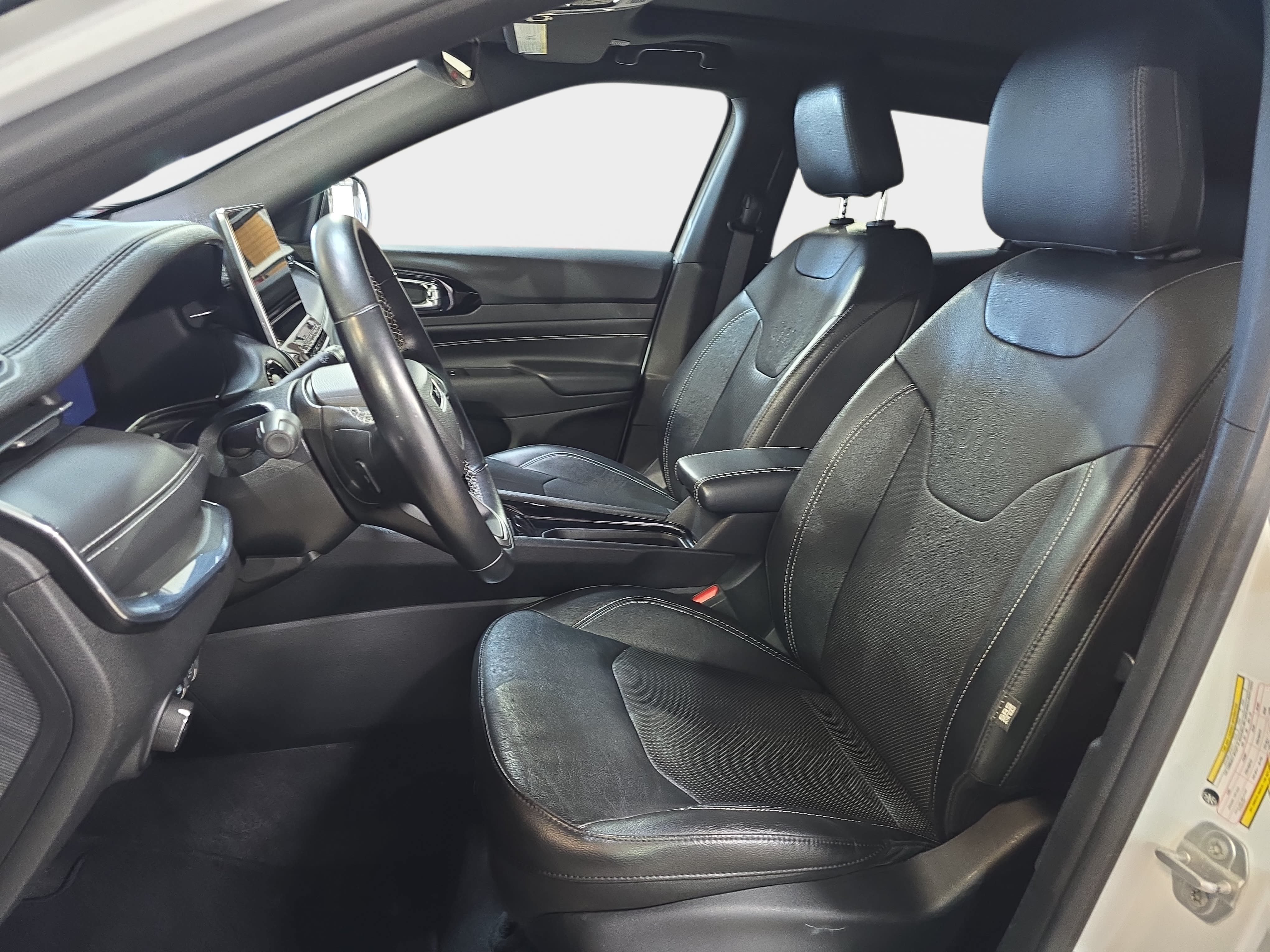 Used 2022 Jeep Compass High Altitude AWD/4WD image 12