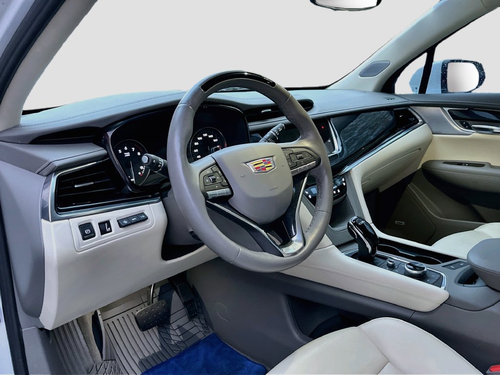 Used 2025 Cadillac XT6 Premium Luxury w/ Technology Package AWD/4WD image 9