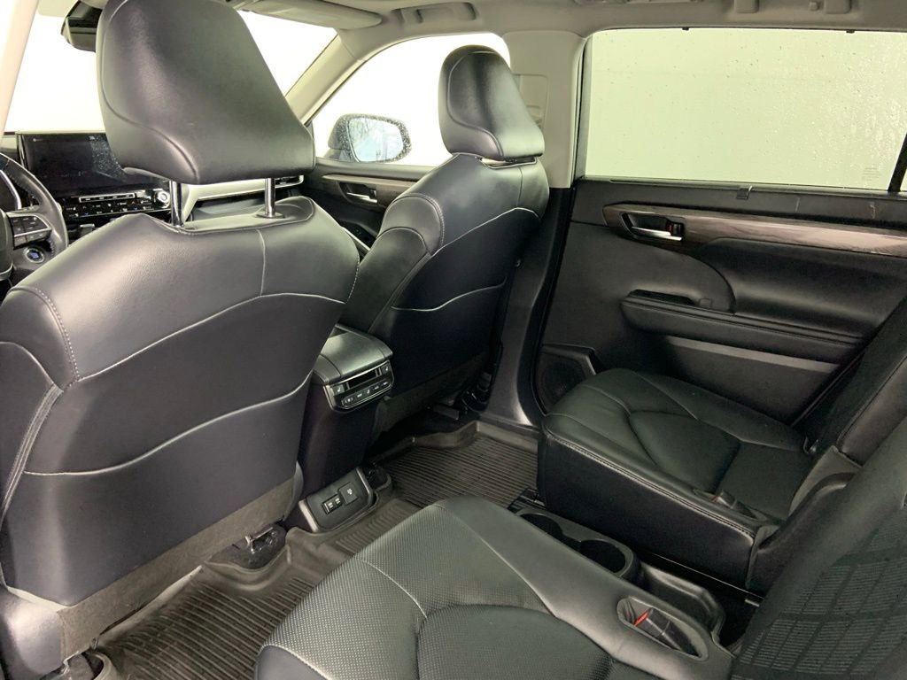 Used 2020 Toyota Highlander Platinum AWD/4WD image 22