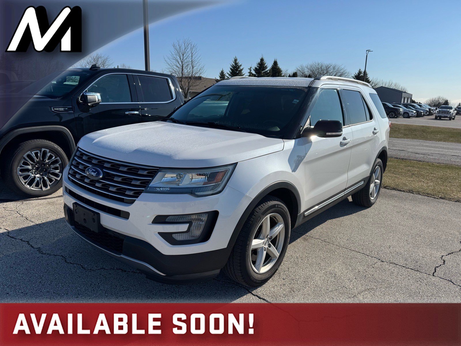 Used 2017 Ford Explorer XLT AWD/4WD image 1