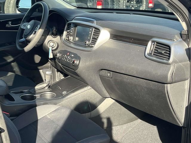 Used 2019 Kia Sorento LX image 25