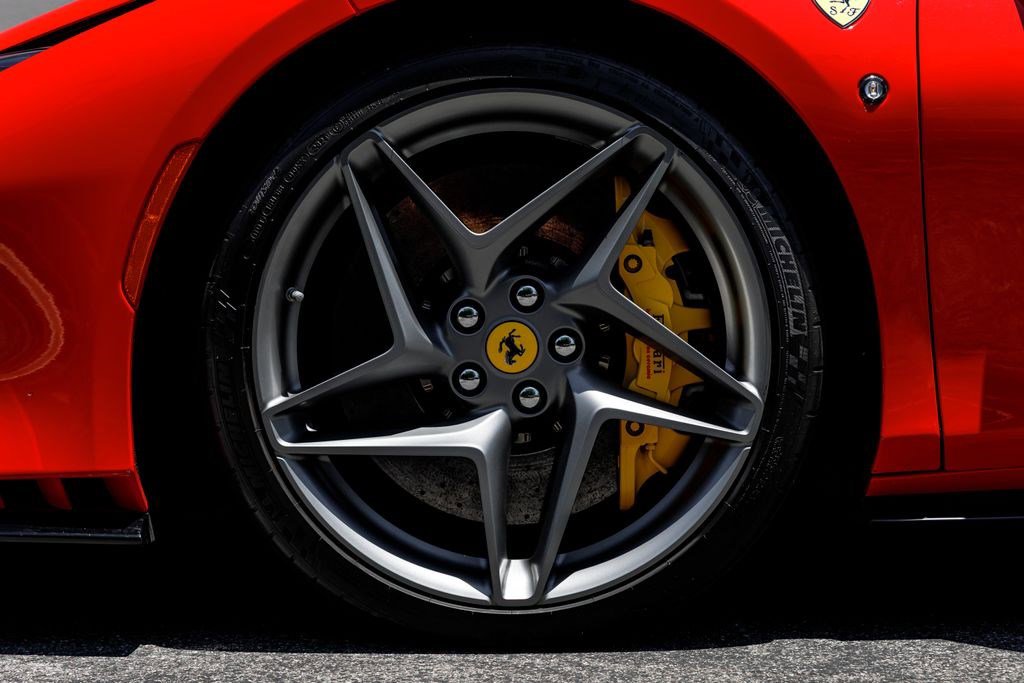 Used 2021 Ferrari F8 Spider RWD image 42