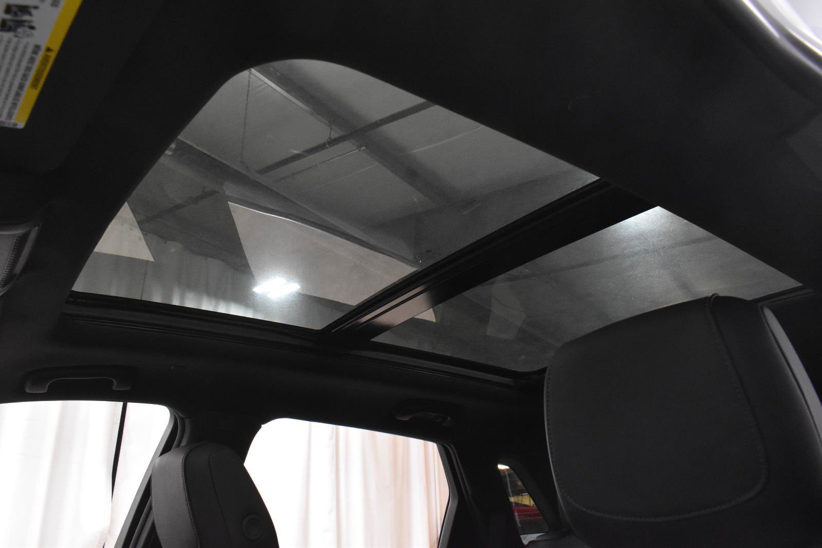 New 2026 Cadillac XT5 Premium Luxury w/ LPO, Floor Liner Package AWD/4WD image 3