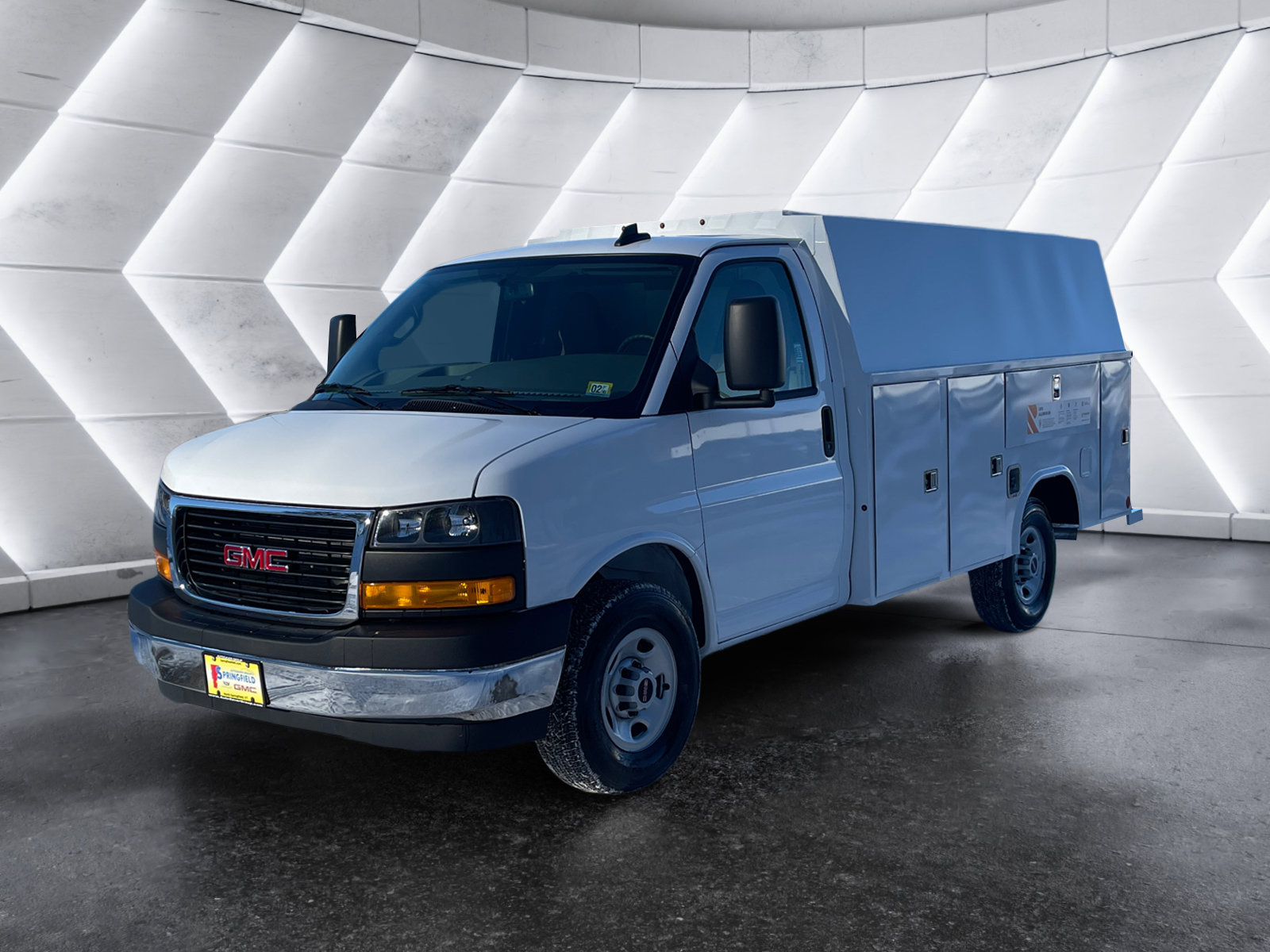 New 2026 GMC Savana 3500 w/ Power Convenience Package RWD image 2