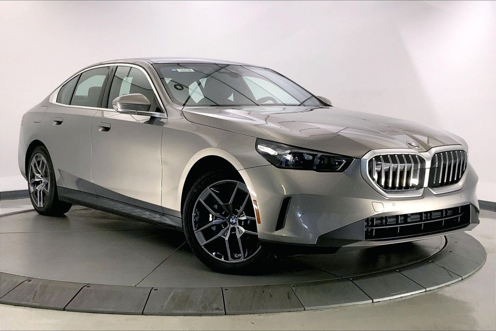 Certified 2026 BMW 530i xDrive w/ Premium Package AWD/4WD image 1