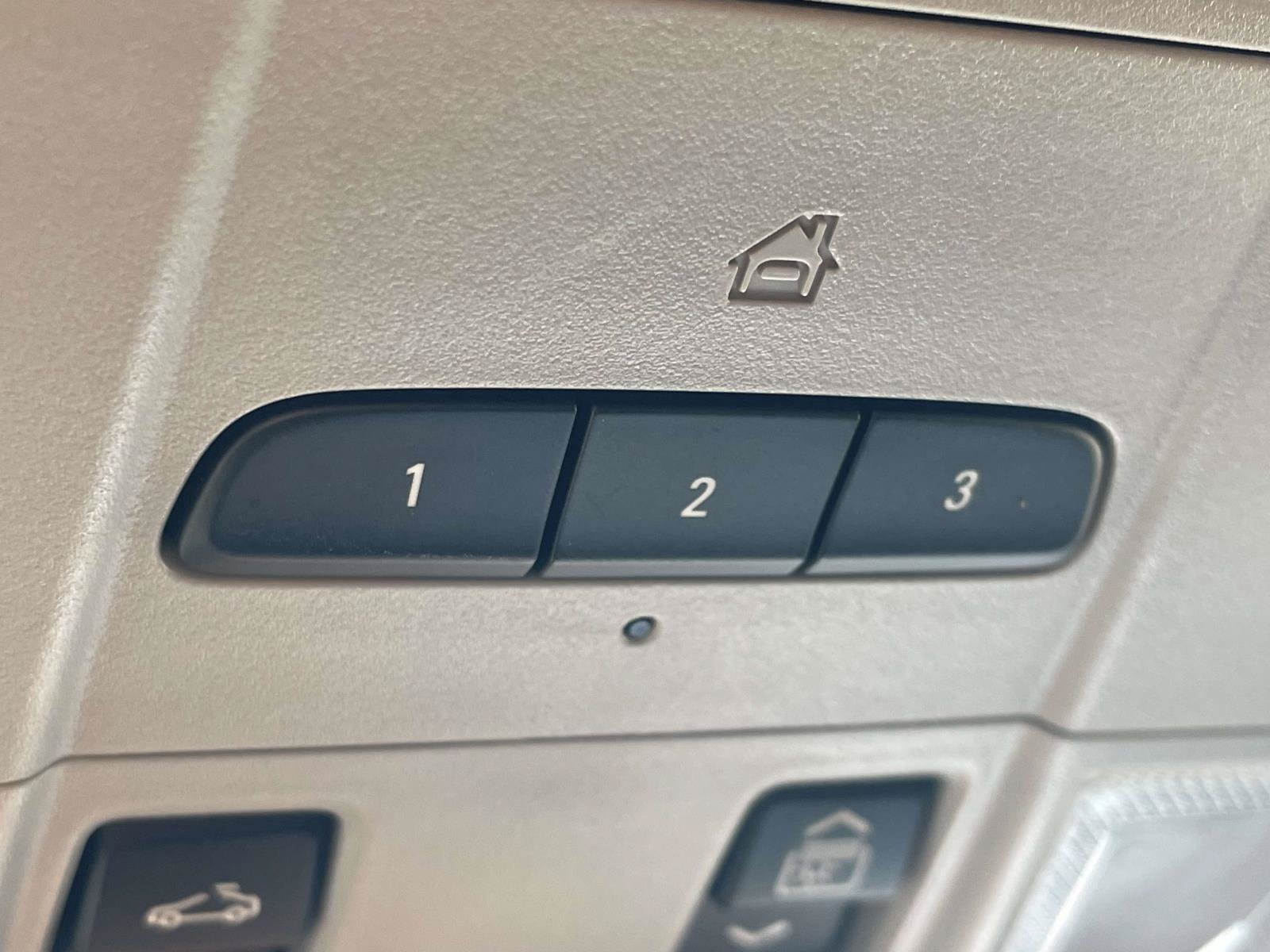 Used 2019 Chevrolet Equinox LT FWD image 30