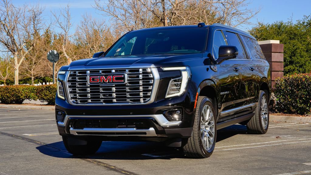 New 2026 GMC Yukon XL Denali w/ Denali Reserve Package video 2