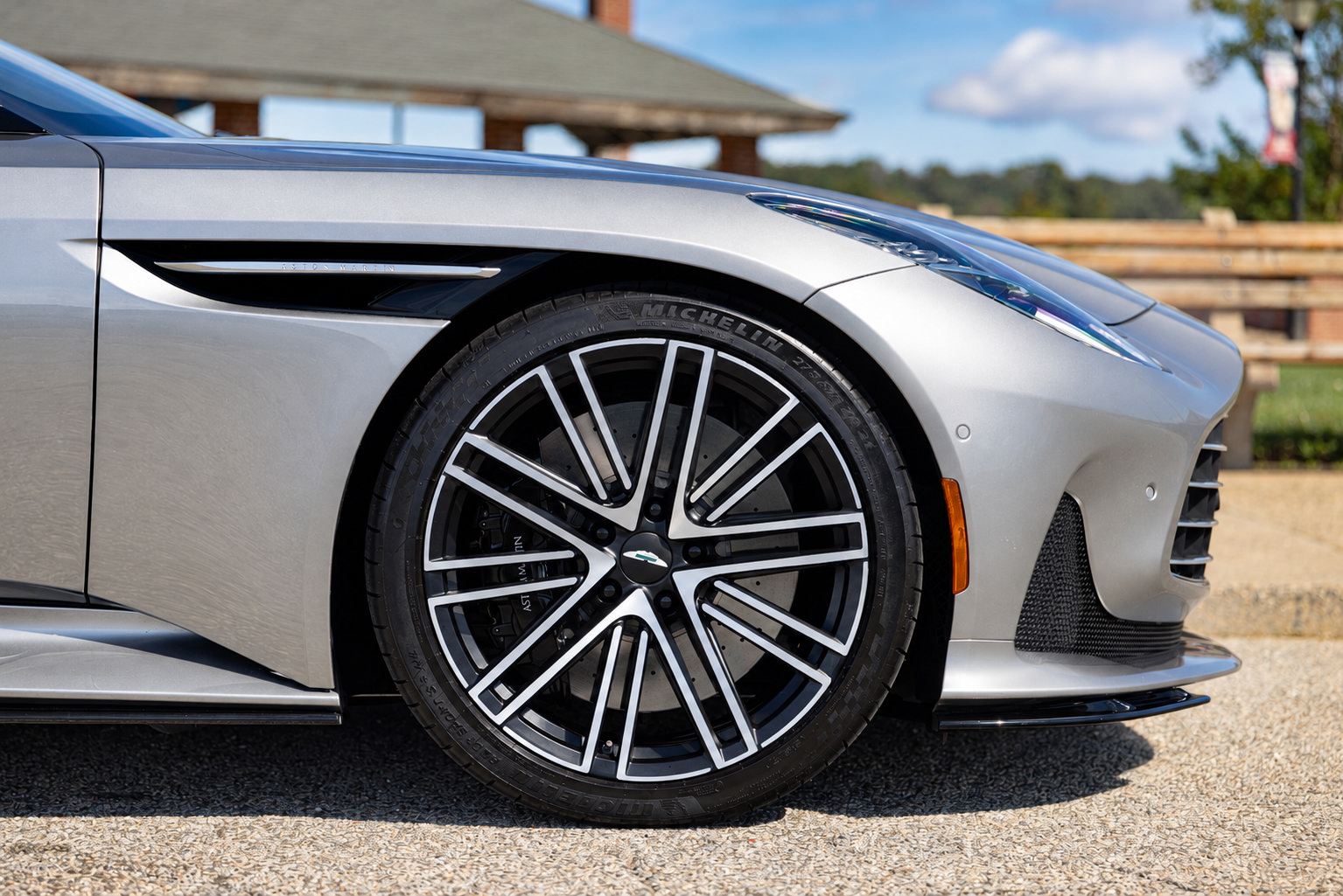 Used 2024 Aston Martin DB12 Convertible RWD image 34