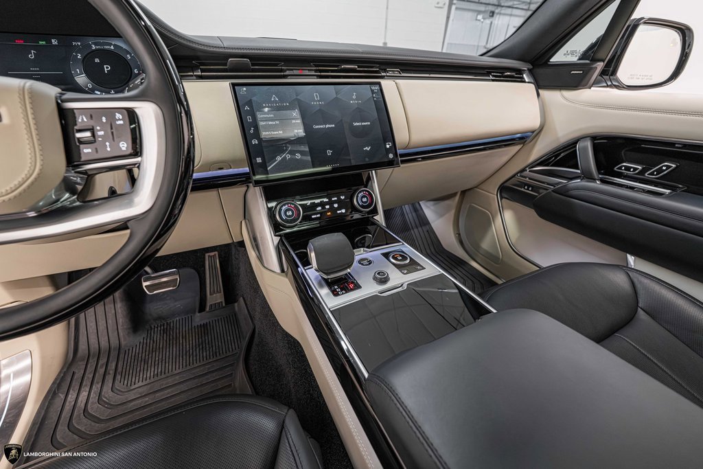 Used 2023 Land Rover Range Rover Long Wheelbase SE image 36