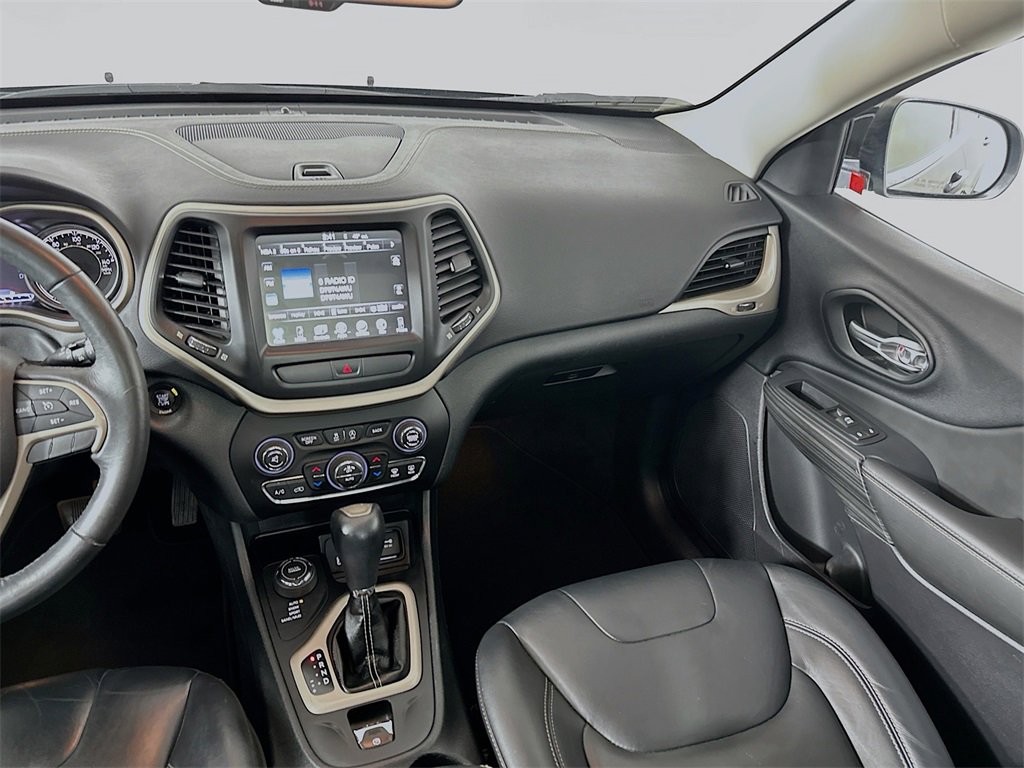 Used 2016 Jeep Cherokee Limited image 20