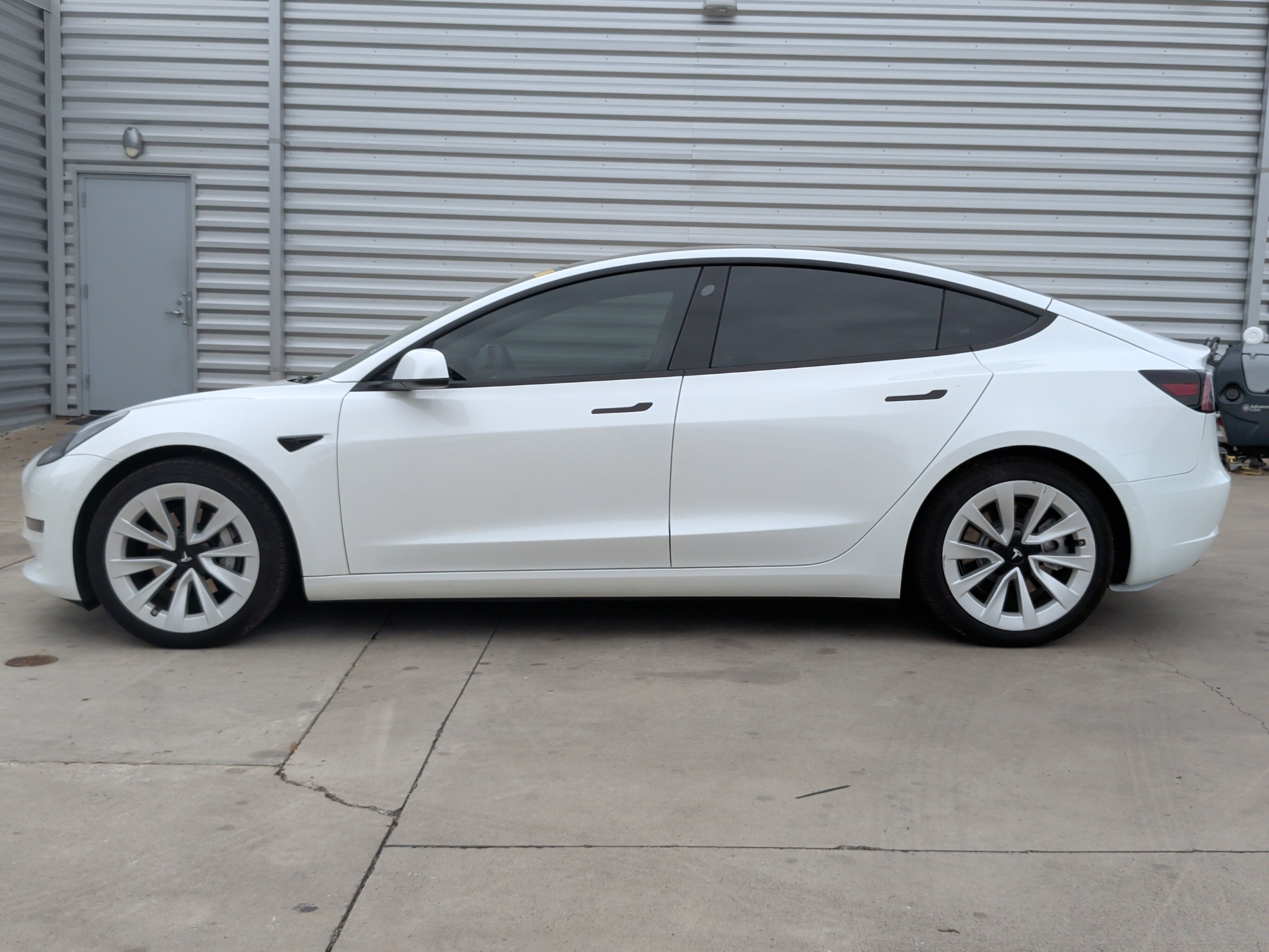 Used 2021 Tesla Model 3 Standard Range Plus image 7
