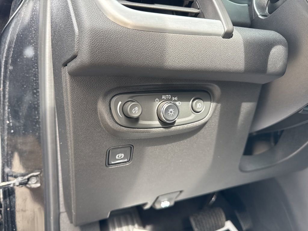 Certified 2023 GMC Terrain SLT w/ LPO, Floor Liner Package image 18