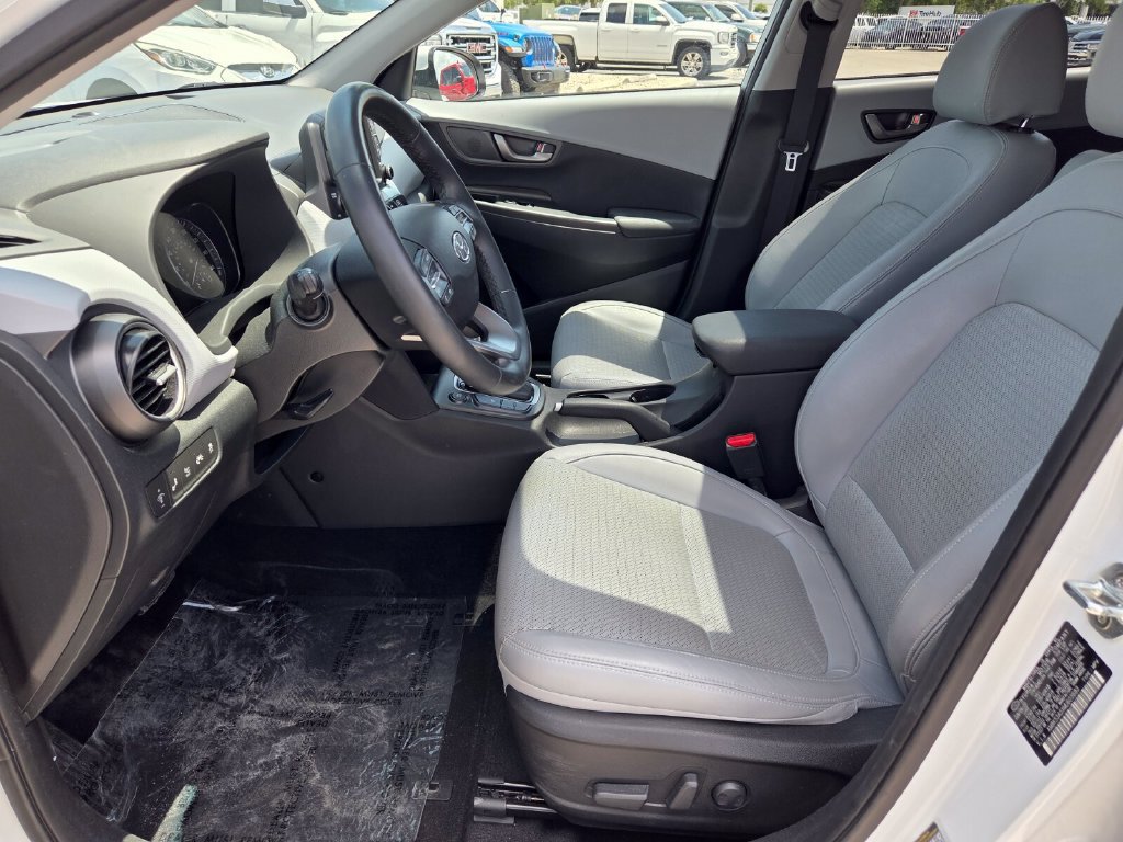 Used 2021 Hyundai Kona Ultimate FWD image 3