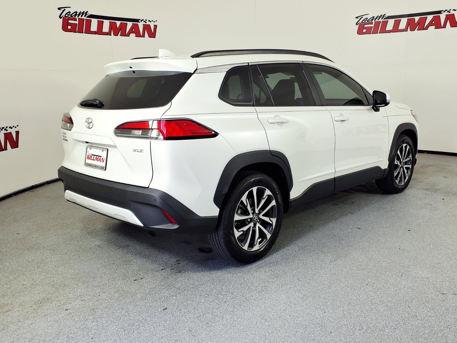 Used 2023 Toyota Corolla Cross XLE w/ Convenience Package image 5