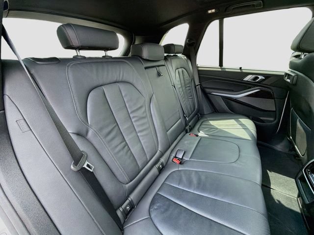 Used 2020 BMW X5 xDrive40i w/ Executive Package AWD/4WD image 26