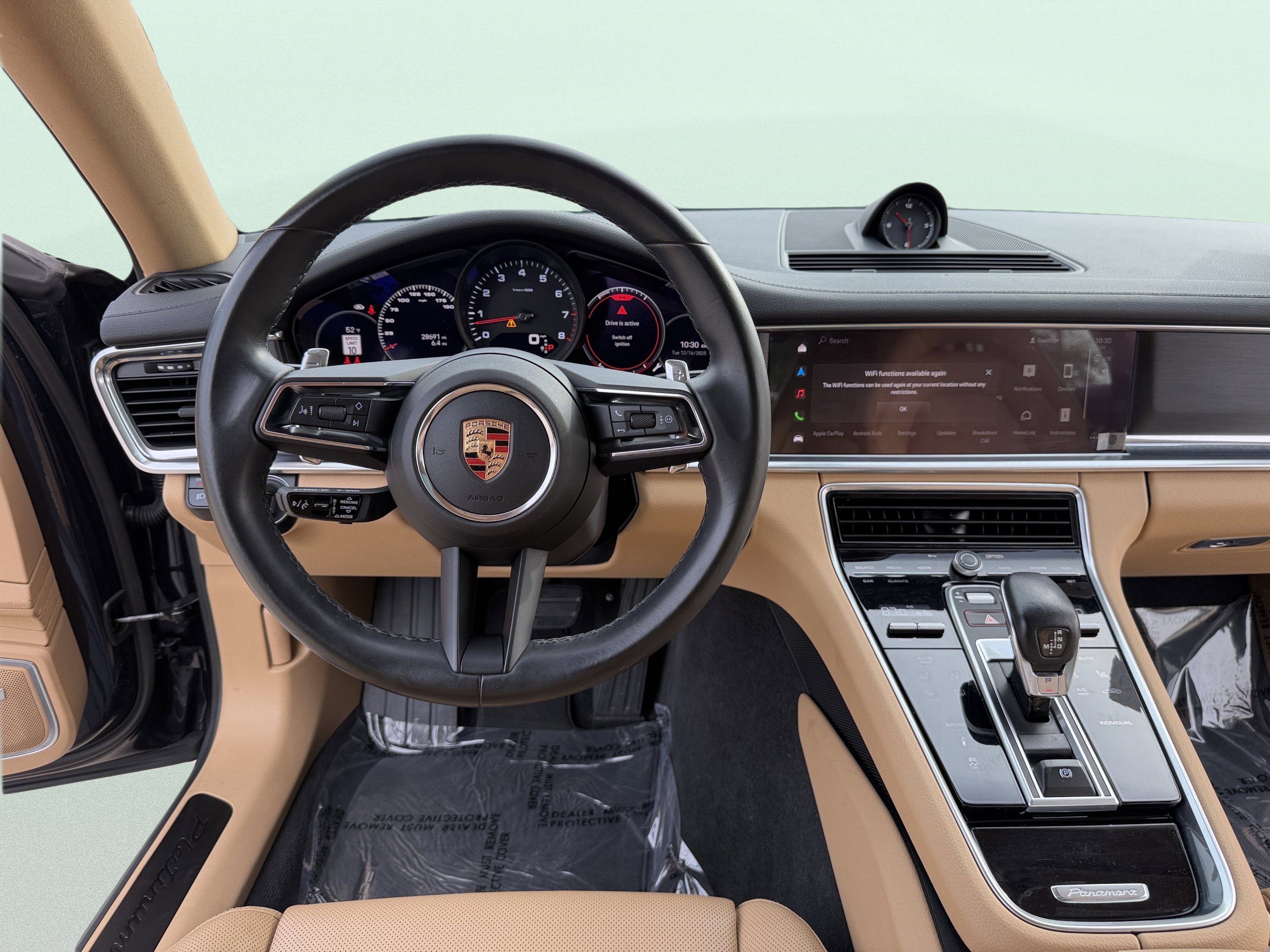 Used 2023 Porsche Panamera 4 Platinum Edition image 30