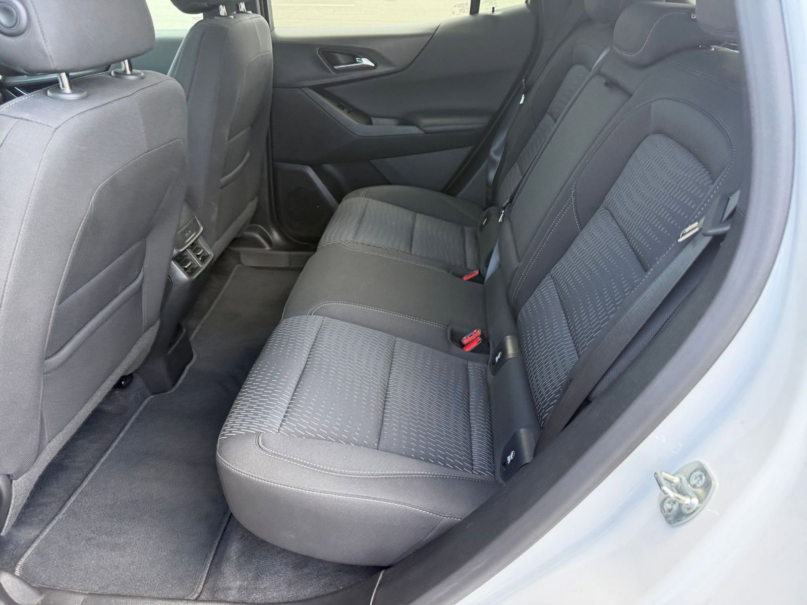Used 2025 Chevrolet Equinox LT FWD image 25
