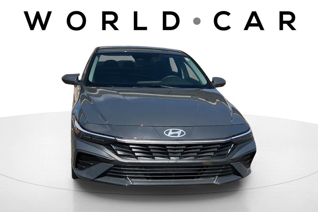 Certified 2025 Hyundai Elantra SE image 7