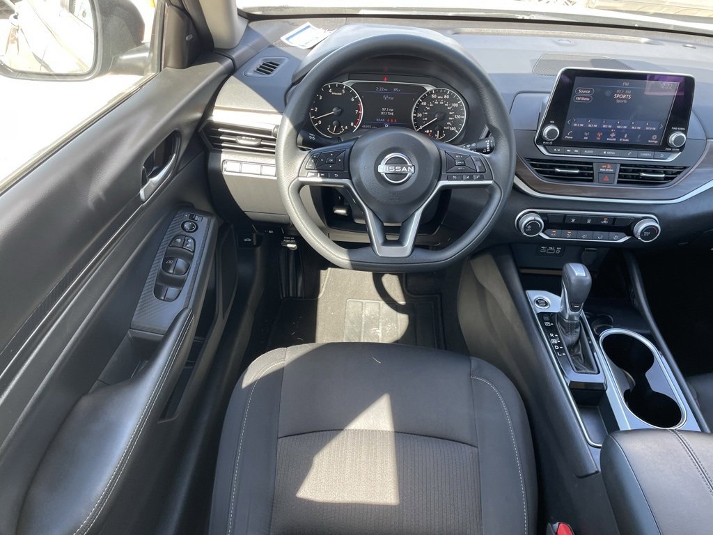 Used 2024 Nissan Altima 2.5 SV image 18