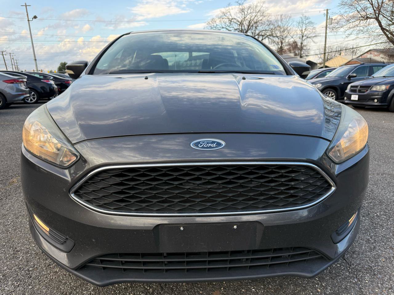 Used 2015 Ford Focus SE w/ Equipment Group 201A image 2