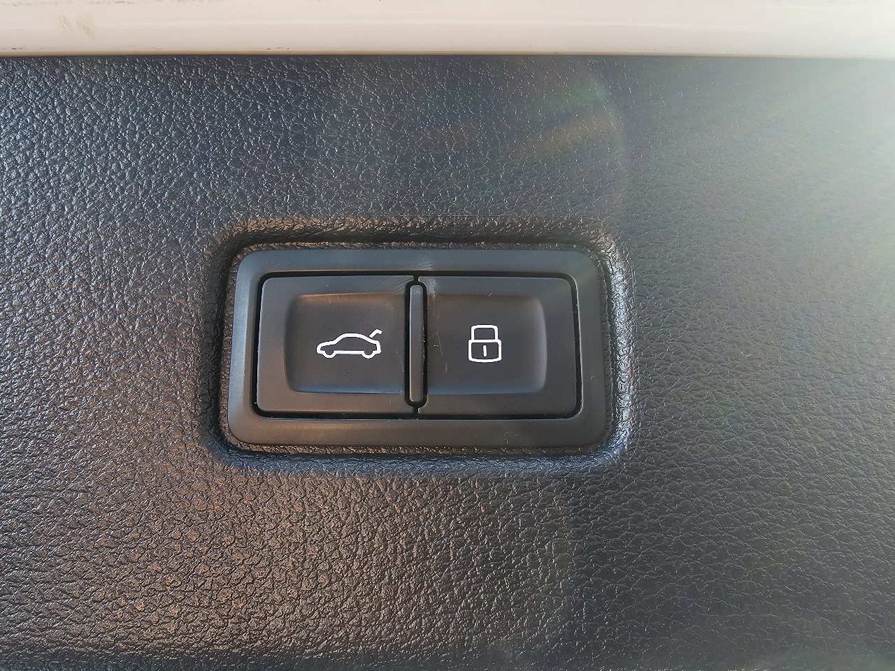 Used 2017 Audi Q7 3.0T Premium Plus image 16