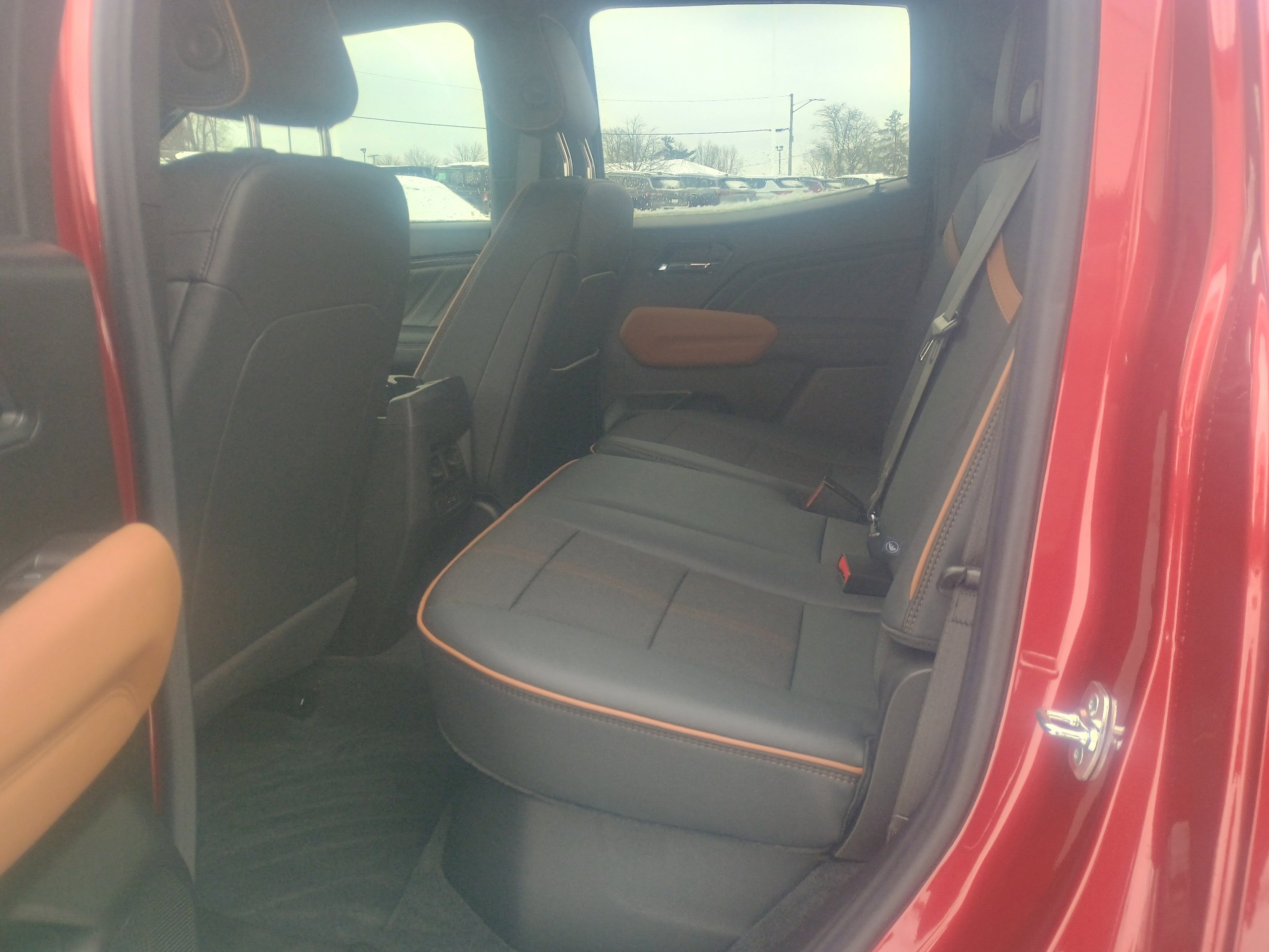 Used 2024 GMC Canyon AT4 w/ Technology Package image 16