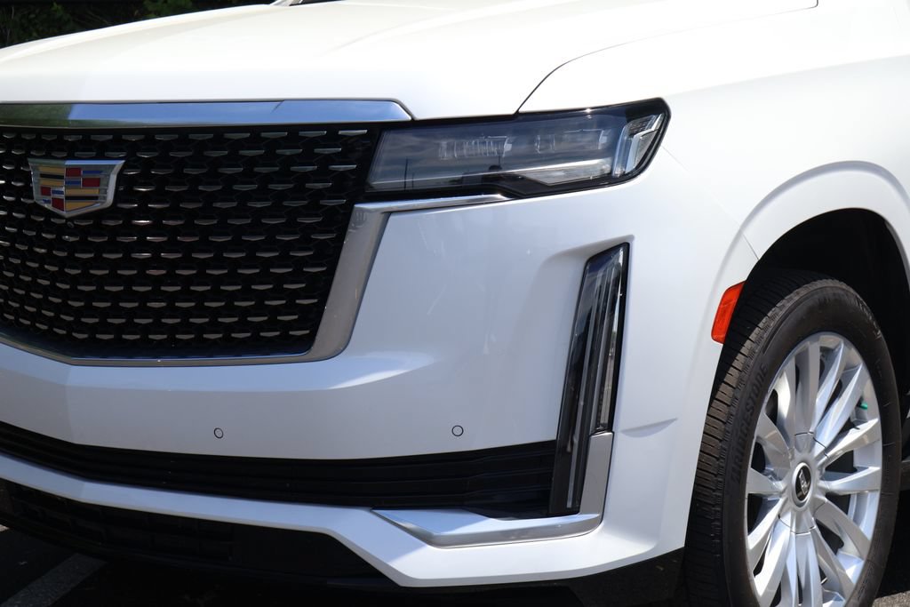 Certified 2022 Cadillac Escalade ESV Luxury w/ LPO, Illumination Package AWD/4WD image 3