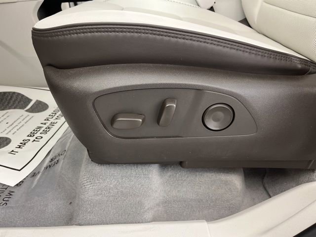 Used 2025 GMC Acadia Denali w/ Super Cruise Package image 32