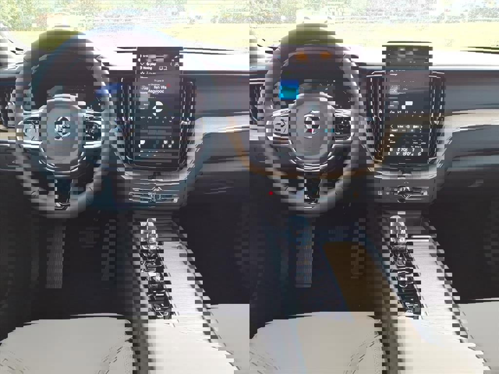 New 2026 Volvo XC60 B5 Plus w/ Protection Package Premier image 9